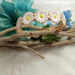 Pink Daisy Strech Bracelet NWOT